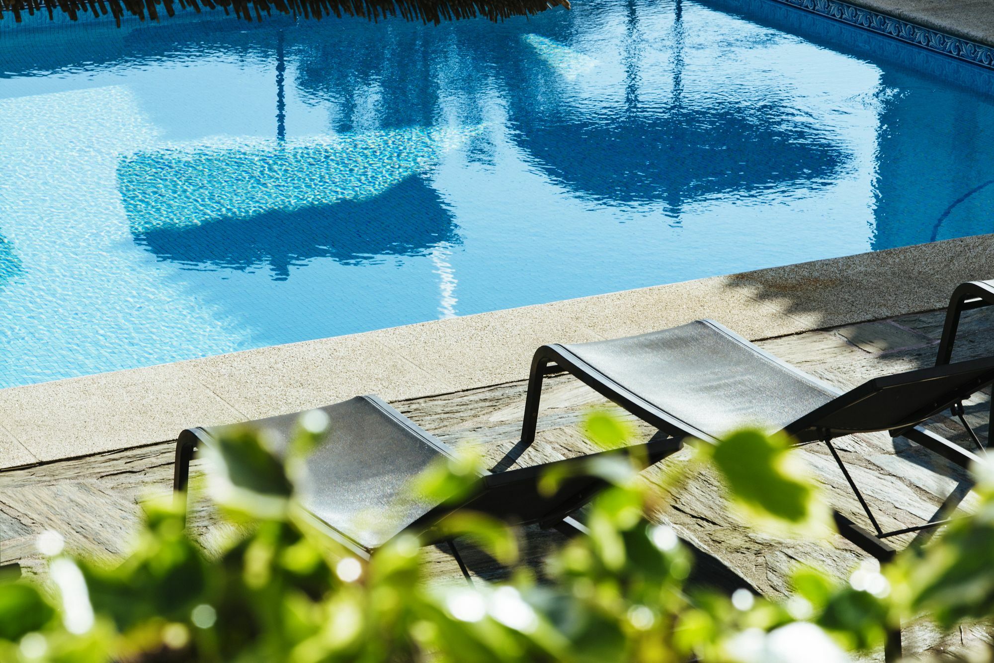 Hotel The Vintage House - Douro Pinhão Esterno foto The swimming pool at the hotel